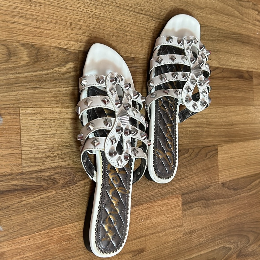 Super cute studded sandals like new - Picture 5 of 5